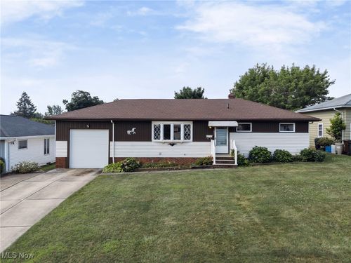 2651 Dentzler Rd, Parma, OH, 44134-5476 | Card Image