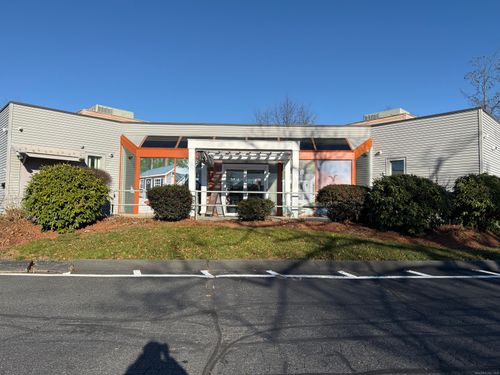 70 Boston Post Rd, Waterford, CT, 06385-2402 | Card Image