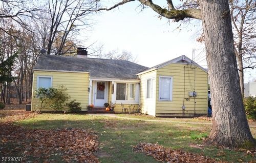 28 Stagaard Pl, Fanwood, NJ, 07023-1549 | Card Image