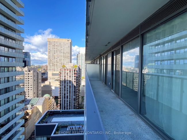 2105 - 50 Charles St E, Condo with 2 bedrooms, 1 bathrooms and null parking in Toronto ON | Image 15