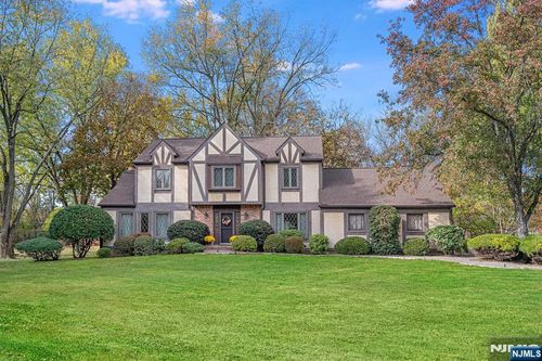 7 Lexington Ave, Branchburg, NJ, 08853-4177 | Card Image