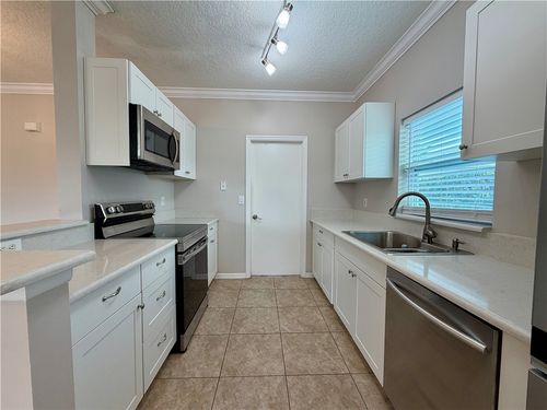 6295 33rd Mnr, Vero Beach, FL, 32966-6467 | Card Image