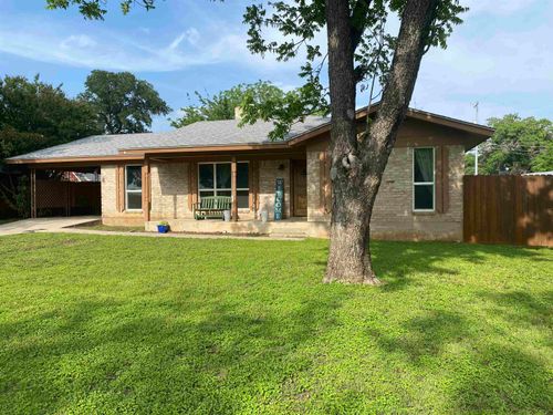 725 N West St, Burnet, TX, 78611-1729 | Card Image