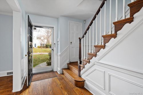 38 Mason Dr, Manhasset, NY, 11030-2008 | Card Image