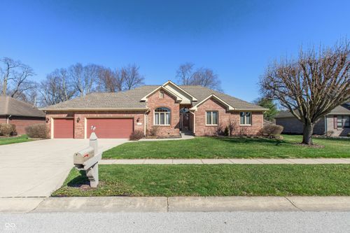 5402 Red Hawk Ln, Greenwood, IN, 46142-7720 | Card Image