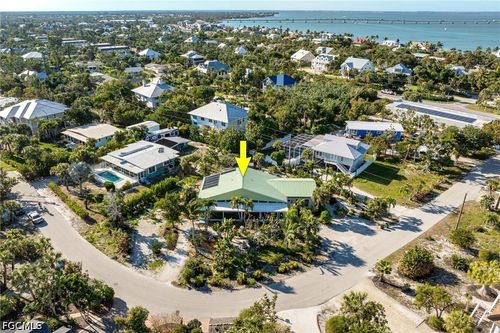 434 Lagoon Dr, SANIBEL, FL, 33957-7222 | Card Image