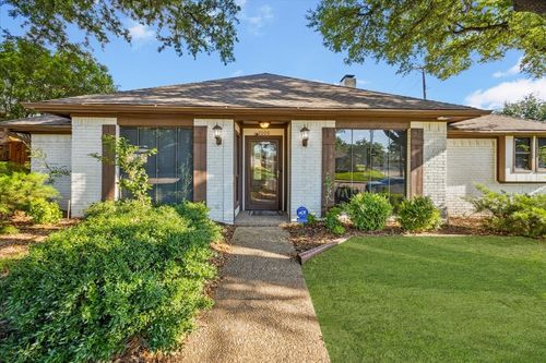 2000 E Branch Hollow Dr, Carrollton, TX, 75007-1613 | Card Image