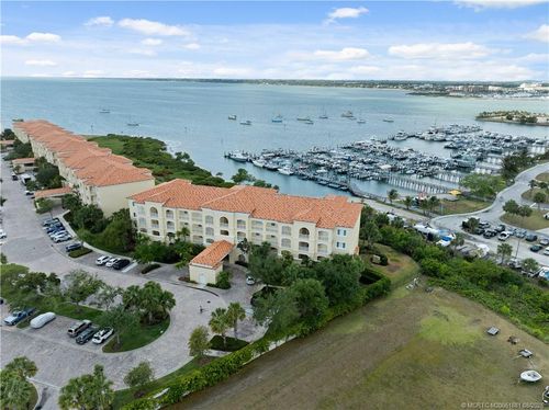unit-303-34 Harbour Isle Dr W, Fort Pierce, FL, 34949-2786 | Card Image
