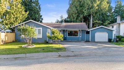 20182 44 A Ave, House other with 3 bedrooms, 1 bathrooms and 5 parking in Langley BC | Image 2