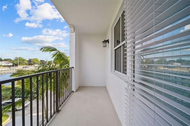 213 - 10170 Sw 7 Th St, Condo with 2 bedrooms, 2 bathrooms and null parking in Pembroke Pines FL | Image 13
