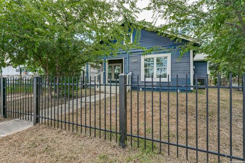 1201 Palmetto, San Antonio, TX, 78210-2138 | Card Image