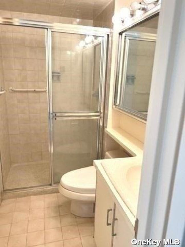 APT-3A - 141 Great Neck Rd, Condo with 2 bedrooms, 3 bathrooms and 2 parking in Great Neck NY | Image 13