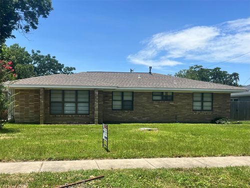 122 22nd Ave N, Texas City, TX, 77590-6021 | Card Image