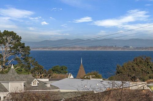 525 Laurel Ave, Pacific Grove, CA, 93950-3434 | Card Image