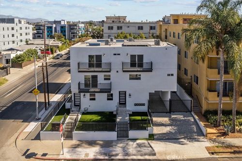 858 N Hudson Avenue, West Hollywood, CA, 90005 | Card Image