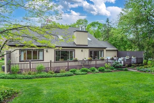 2 Spruce Ln, Morristown, NJ, 07960-6783 | Card Image