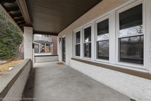 678 Lakewood St, Detroit, MI, 48215-3282 | Card Image