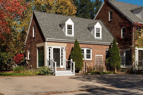 17 Grape St, Newmarket, NH, 03857-1108 | Card Image