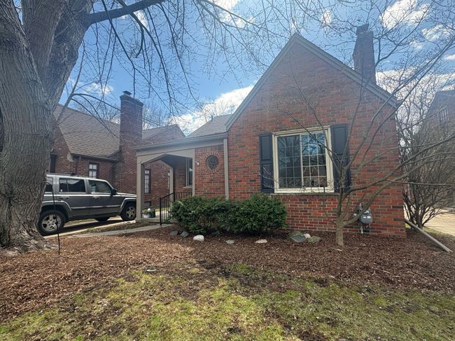 Lovely Brick Home | Image 34