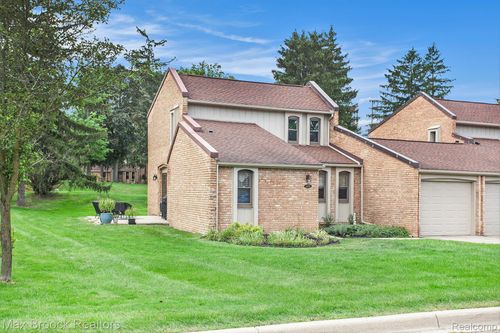 3078 Moon Lake Dr, West Bloomfield, MI, 48323-1842 | Card Image