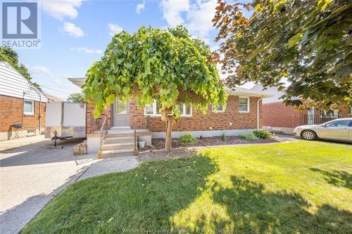 882 Laporte Ave, Windsor, ON, N8S3R4 | Card Image