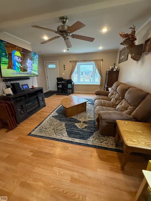 20300 Ellis St, Roseville, MI, 48066-4560 | Card Image