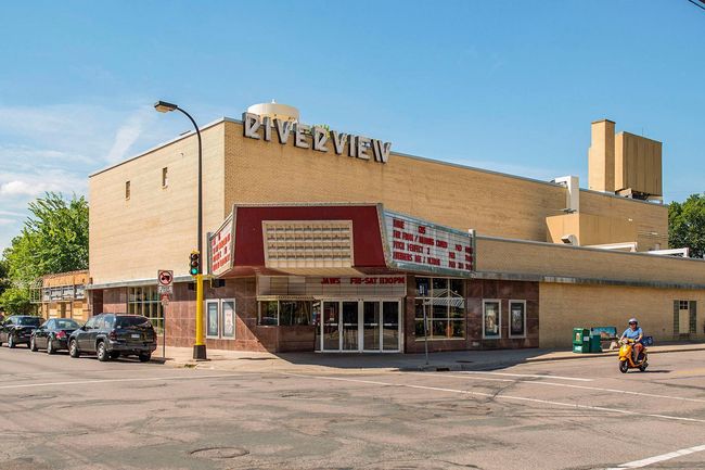 Riverview movie theater... | Image 42