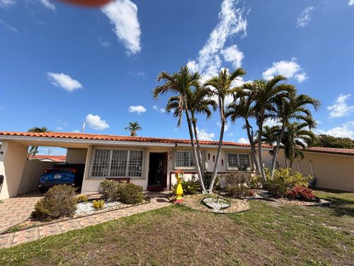 743 W 55th Place, Hialeah, FL, 33012 | Card Image