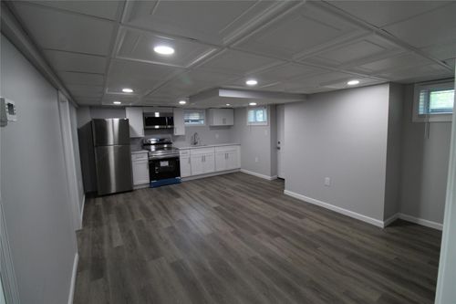 23 Frederick Ave, Bay Shore, NY, 11706-3033 | Card Image