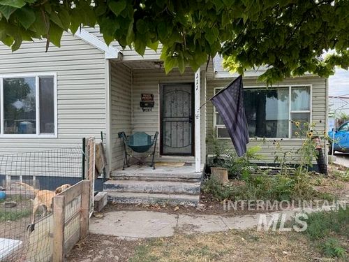 111 Ehrgood Ave, Nyssa, OR, 97913-3947 | Card Image