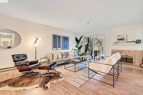 apt-104-601 Leahy St, Redwood City, CA, 94061-3940 | Card Image