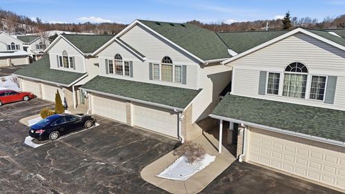4-622 Shepherds Drive, West Bend, WI, 53090 | Card Image