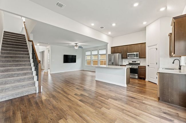 627 Cold River Run, House other with 4 bedrooms, 3 bathrooms and 6 parking in Kyle TX | Image 4