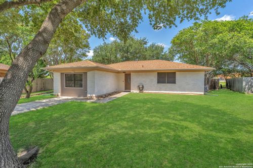 139 Navajo Cir, Cibolo, TX, 78108-3580 | Card Image