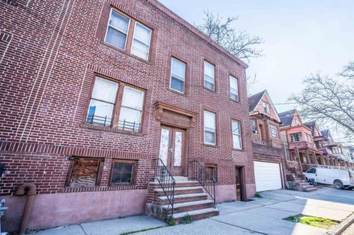 64 Wade St, Jersey City, NJ, 07305-2906 | Card Image