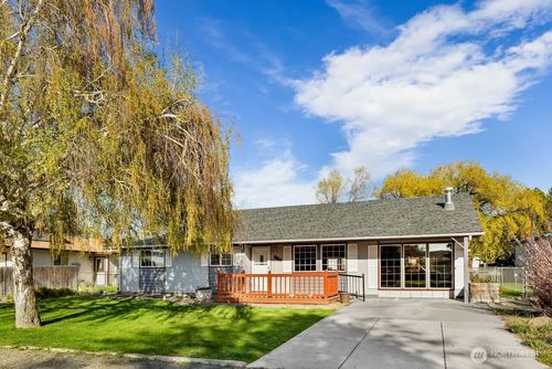 204 N Mason St, Kittitas, WA, 98934-5941 | Card Image