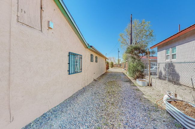 154 Mescalero Road Nw, House other with 4 bedrooms, 2 bathrooms and null parking in Albuquerque NM | Image 46