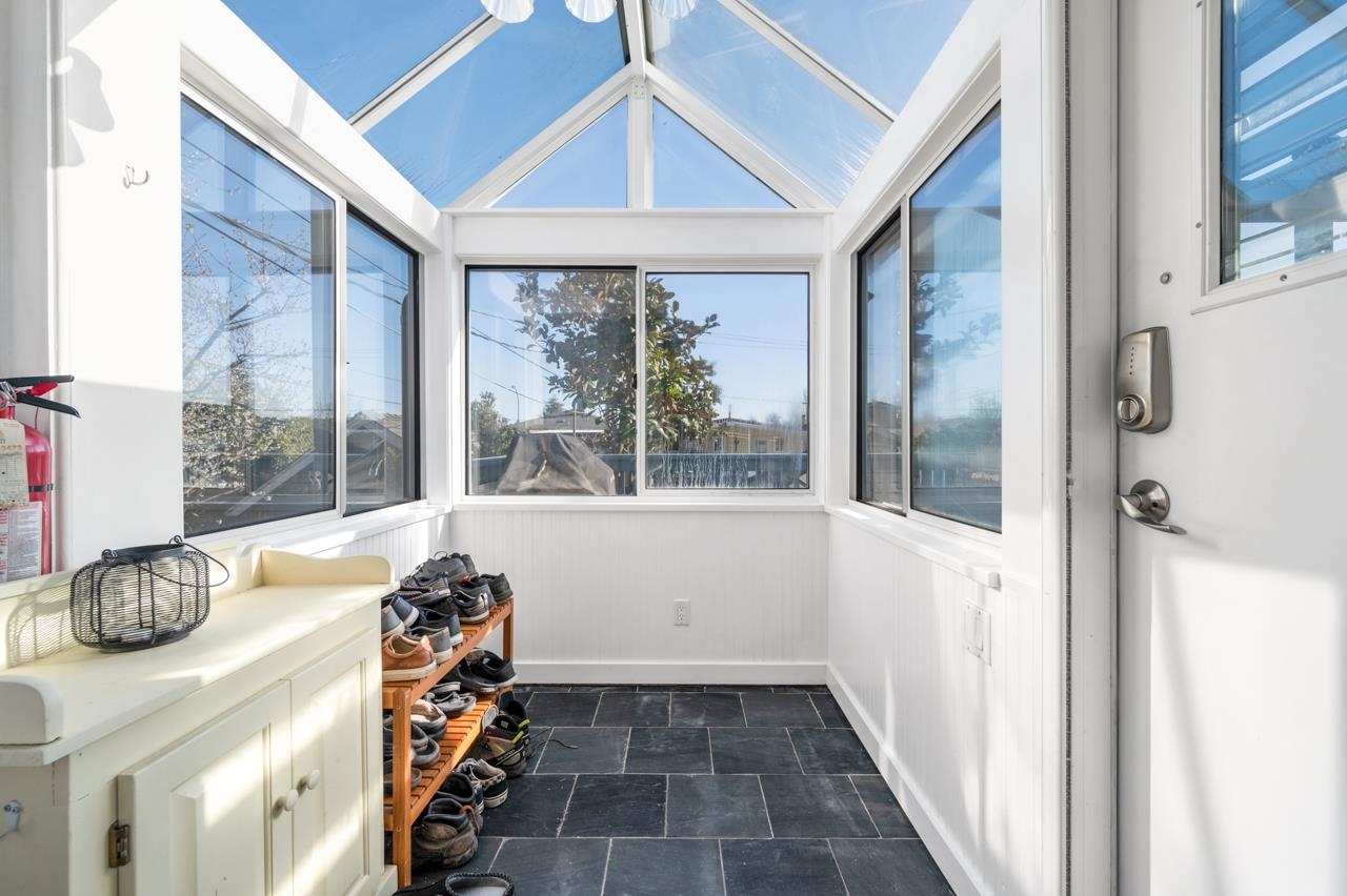 3354 E Georgia Street, House other with 4 bedrooms, 2 bathrooms and 1 parking in Vancouver BC | Image 11
