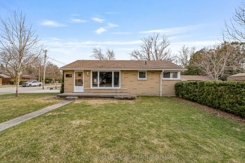 105 Wellington Street W, South Huron, ON, N0M1S2 | Card Image