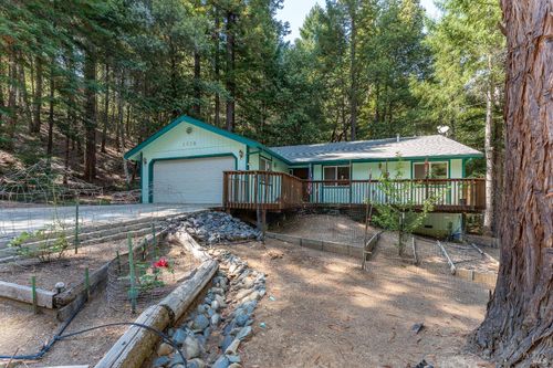 2078 Buckeye Dr, Willits, CA, 95490-8974 | Card Image