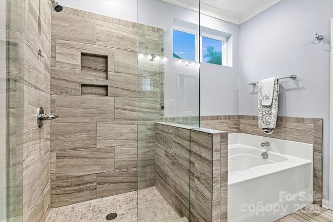 En-suite bathroom | Image 25
