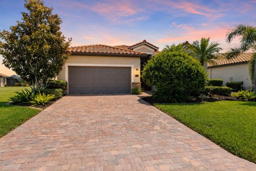 6907 Quiet Creek Dr, BRADENTON, FL, 34212-4305 | Card Image