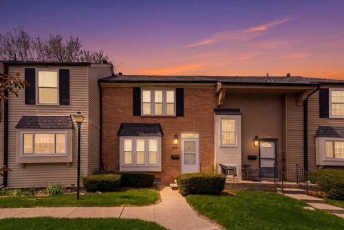 3273 Bolgos Cir, Ann Arbor, MI, 48105-1591 | Card Image
