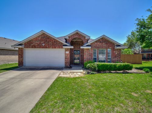 2040 Old Glory Drive, Heartland, TX, 75126 | Card Image