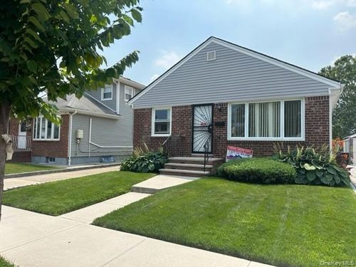15724 20th Ave, Whitestone, NY, 11357-3823 | Card Image