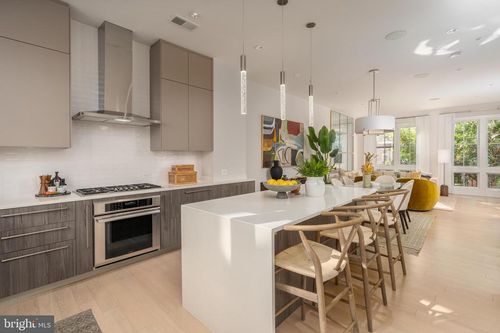 306 S Union Street, ALEXANDRIA, VA, 22314 | Card Image