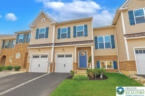 3972 Mink Rd, Emmaus, PA, 18049-5200 | Card Image