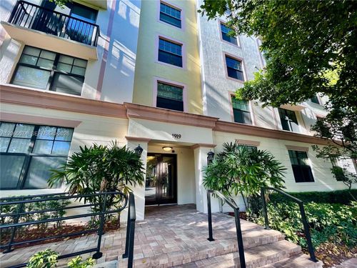 818a-1919 Van Buren St, Hollywood, FL, 33020-7817 | Card Image