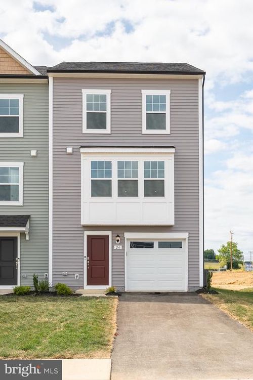 24 Armistead Pl, CHARLES TOWN, WV, 25414-6076 | Card Image