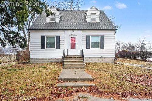 20781 15 Mile Rd, Clinton Twp, MI, 48035-3503 | Card Image